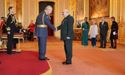 Brave-hearted paramedic honoured by the King